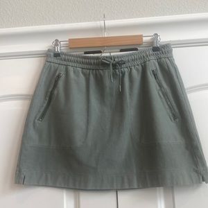 Athleta Sage Green 95% Cotton Drawstring Waist Athleisure Wear Mini Skirt